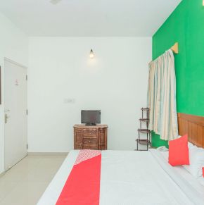 NearBy Hotel