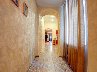 Апартаменты в Центральный район — 103 кв. м., спальни: 2, собственных ванных: 1