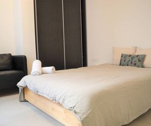 Masaryk Square Apartment - Best Location 2BR Tel Aviv Israel