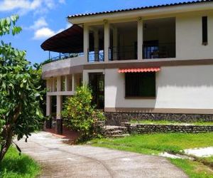 Studio in Samara. A/C. H/W. 35m2. 200mts to the beach. Playa Samara Costa Rica