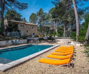 Roussillon : stunning view and pool Roussillon France