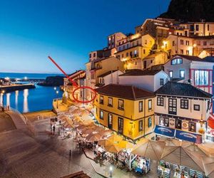 La NANA del MAR / The LULLABY of the SEA on old harbour Cudillero Spain