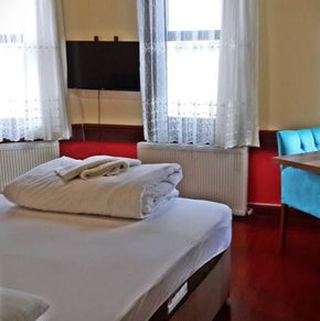 NearBy Hotel