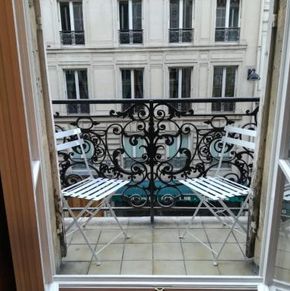 NearBy Hotel