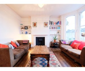 Sunny, Bohemian-style Flat For 4 in Queen’s Park Wembley United Kingdom