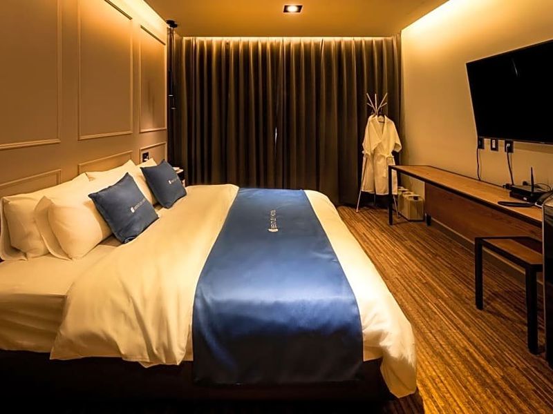 Hotel Photo 12