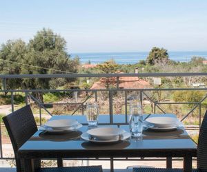 Maisonette with garden/nice view/close to the sea. Kyparissia Greece