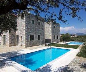 Torri di pietra Stoupa Greece