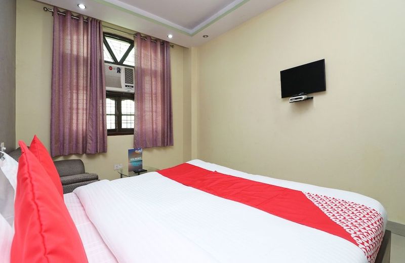 OYO 14708 Hotel Ashiyana