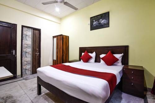 OYO 16992 Primrose Residency