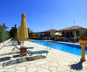Pool,garden and BBQ 5min from sandy beach Paralio Astros Greece
