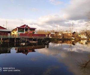 New Heaven Canal Srinagar India