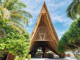 Hotel pic Mӧvenpick Resort Kuredhivaru Maldives