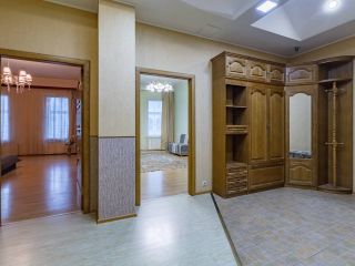 6/4 Apartment in the old center, Metro Vosstaniya