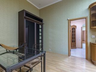 6/4 Apartment in the old center, Metro Vosstaniya