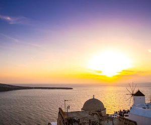 Thetis Cave Houses Oia Greece