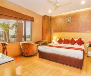 OYO 17190 Hotel Edesia Lucknow India