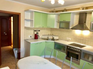 Комфорт-класс напротив Доктрины и Алмазова.