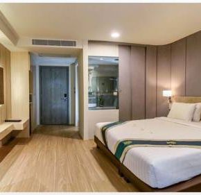 NearBy Hotel