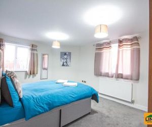 Holden Court Apartment - Apt 1 West Drayton United Kingdom