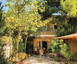 Two-Bedroom Holiday Home in Artemida Loutsa Greece