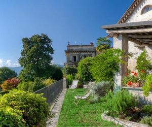 Finestra sul Lago Orta San Giulio Italy