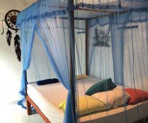 Taru Surf Camp & Hostel Unawatuna Sri Lanka