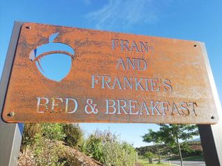 Фото отеля Fran and Frankie's Bed & Breakfast