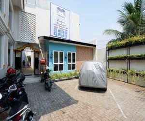 RedDoorz Plus near Paragon Mall Semarang Semarang Indonesia