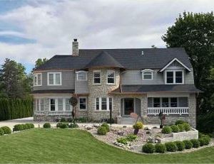 Historical Oscar Lofquist house in the heart of Des Moines Des Moines United States