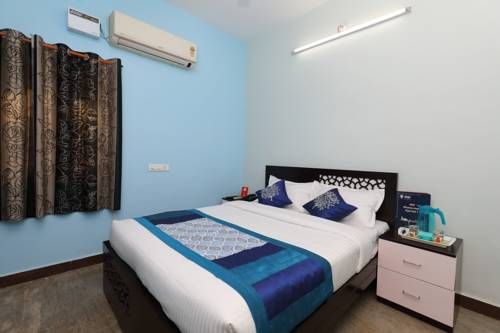 OYO 16798 Rj Residency
