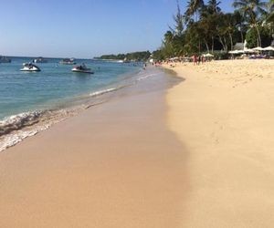 Spacious White House Villa 1 to sandy beaches Porters Barbados