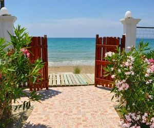 Beachfront Vacation Home "EFTICHIA" Agios Gordios Greece