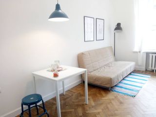 Modern Room in Historic Center Steps to Metro