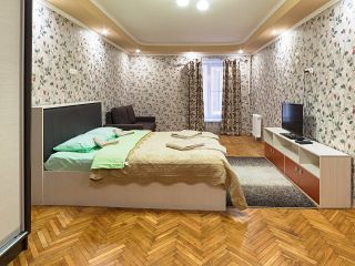 Two Bedrooms Apartment in the City Center with Jacuzzi - Двухкомнатная квартира в самом центре с Джакузи, 6 спальных мест