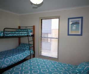 1 Naiad Court - Lowset family home with swimming pool and covered deck. Pet friendly Rainbow Beach Australia