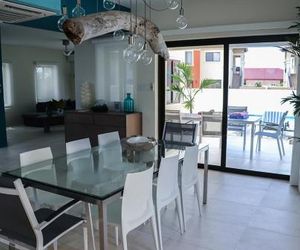 Exquisite 4 Bedrooms Villa with own private pool Eagle Beach Aruba