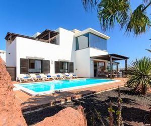 Hipoclub Villas,"Tabaro"villa Playa Blanca Spain