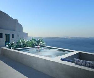 Echoes Luxury Suites Oia Greece