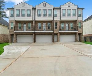 2 Bedroom House - King Bed - 10 mins from IAH Spring United States