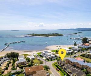 Sunset Place 1/29 Sunset Boulevard- gorgeous townhouse so close to the water Soldiers Point Australia