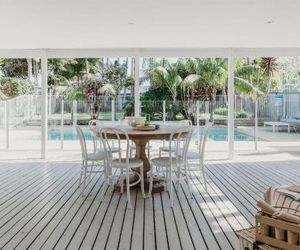 The White House, 25 Tomaree Road - fantastic house with pool, linen FOXTEL & WII-U Shoal Bay Australia