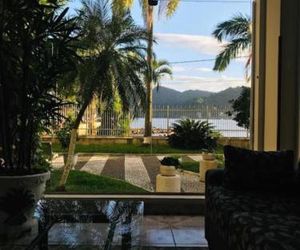 Pé na Areia em São Vicente - Praia dos Milionários Santos Brazil