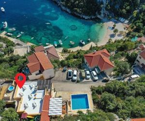 Five-Bedroom Holiday Home in Vinisce Vinisce Croatia