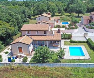 Surrounded by Olive Groves, Vineyards and Bicycle Paths - Villa Paris III Radetici Croatia