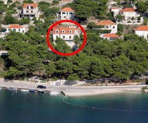 Seaside apartments with a swimming pool Pucisca (Brac) - 5637 Pucisca Croatia