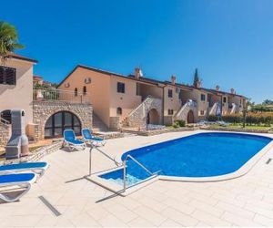 Marina Residence Apartment with Sea View and Shared Pool Castellier Croatia