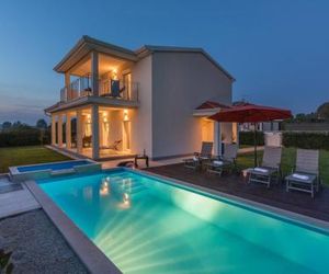 Modern Villa Anita with Pool near Porec Frassineto Croatia