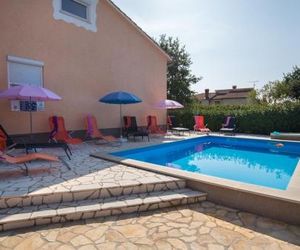 Apartment Complex Danny with common pool and BBQ Kukci Croatia