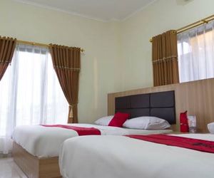 RedDoorz Plus near Trans Studio Mall 4 Bandung Indonesia